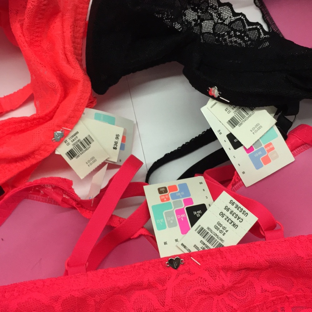 New ❤️Bundle Victoria Secret Bralette push-up - Picture 5 of 7
